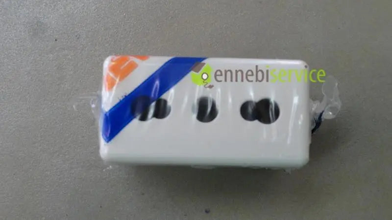 ADATTATORE INDUSTRIALE CEE MONOFASE DOPPIA PRESA + SPINA 16A 2P+T 200